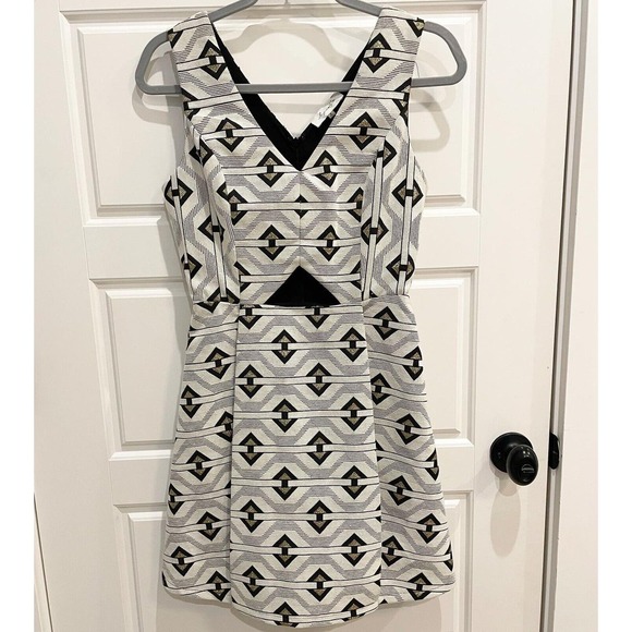 Sugarlips Womens Black White Sleeveless V Neck Cut Out Mini Dress Size Small - Picture 1 of 3